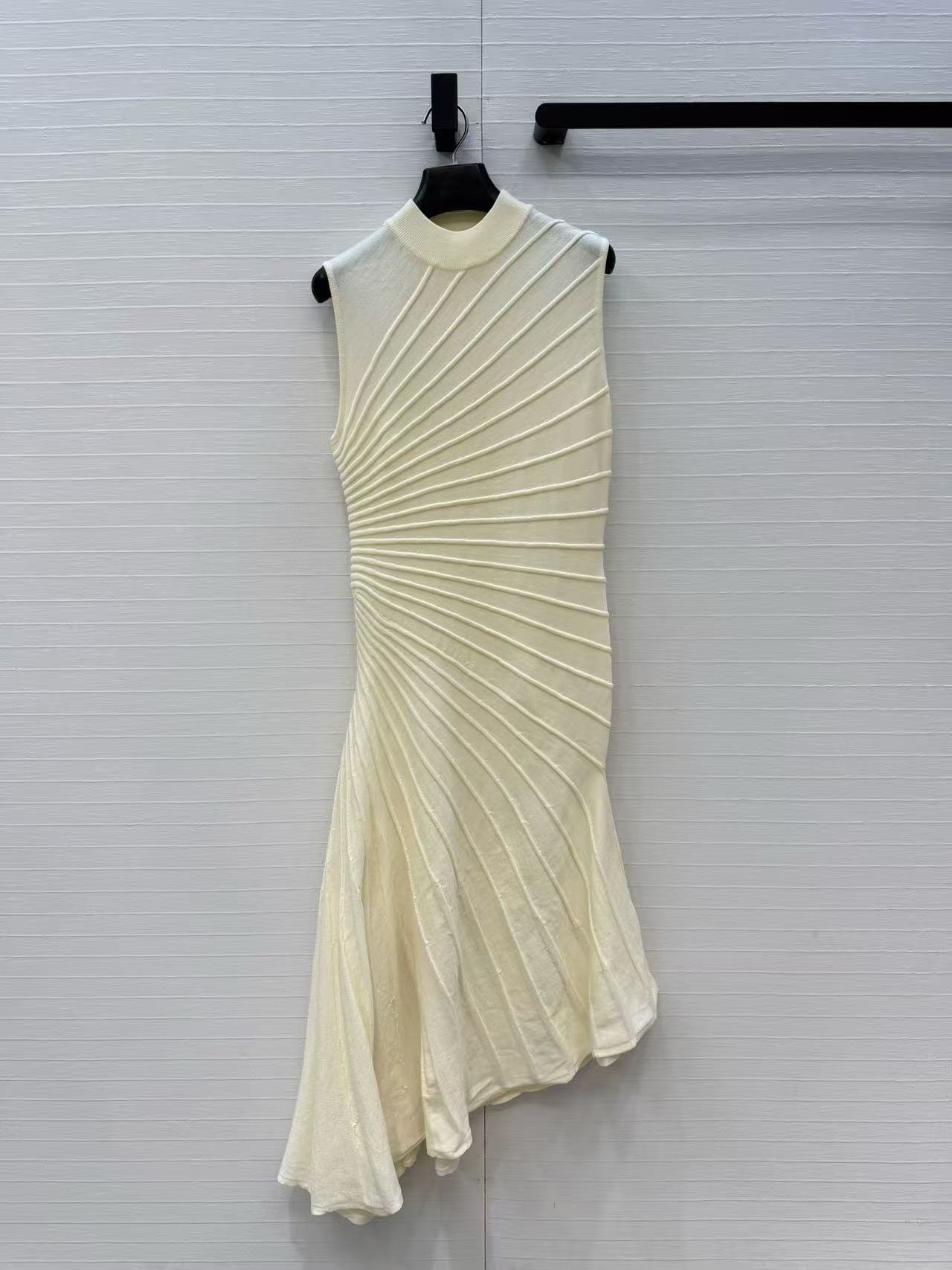 Women Formal Wear Designers - Solid color cool and sophisticated irregular